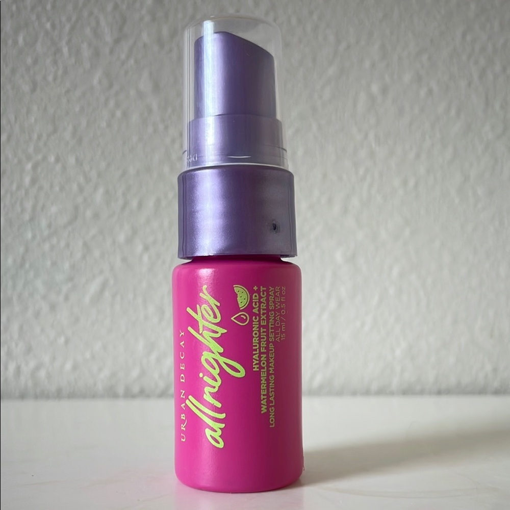 $6⭐️ URBAN DECAY All Nighter Hydrating Hyaluronic Acid Dewy Setting Spray